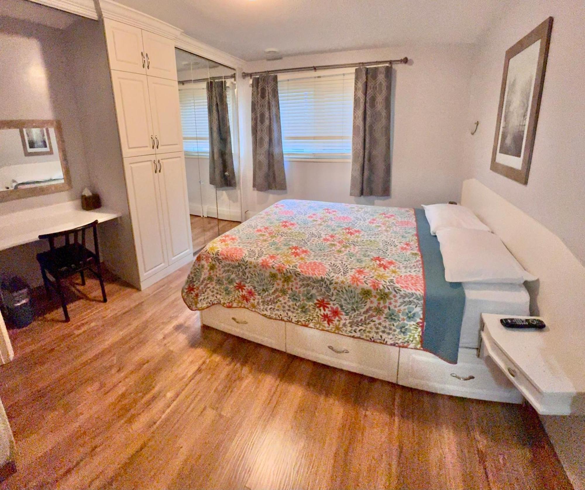 Laura'S Lodge แซสเกอทูน ภายนอก รูปภาพ