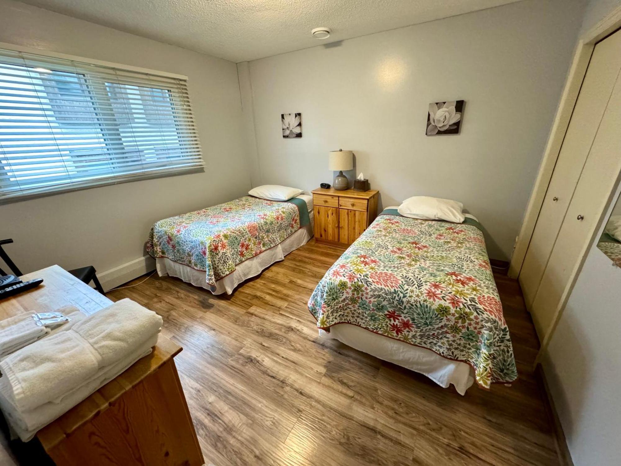 Laura'S Lodge แซสเกอทูน ภายนอก รูปภาพ